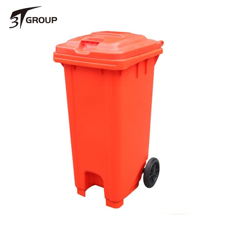 plastic trash can with lid